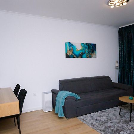 Elysian Urbanscape Brown, 2 Rooms, Near Bucharest Chiajna Buitenkant foto